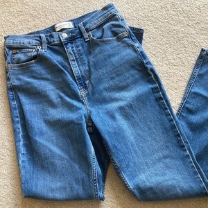 Abercrombie & Fitch Ultra High Rise Slim Straight size 28/6r Jeans